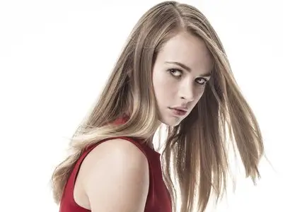 Britt Robertson by Sarah Dunn for 20th Century Fox on November 5, 2014