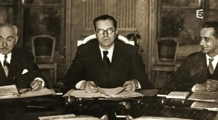 (Fr5) Syndicats, histoire d'un contre-pouvoir (2015)