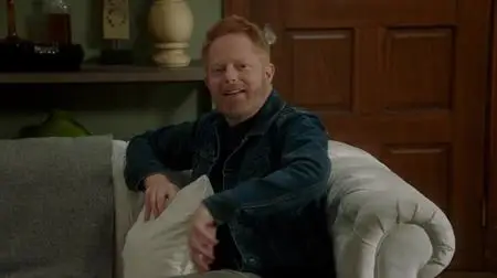 Modern Family S09E06