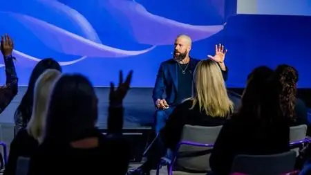 Master Public Speaking: 23 Tips For Workplace Presentations