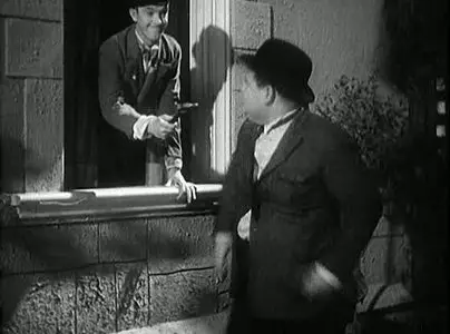 LAUREL & HARDY: Night Owls (1929)