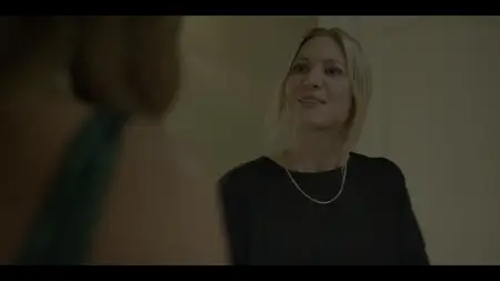 The Hunting Wives S01E01