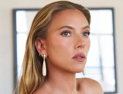 Scarlett Johansson prepares for the 2025 Emmy Awards