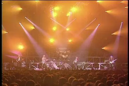 Scorpions - A Savage Crazy World (2002)