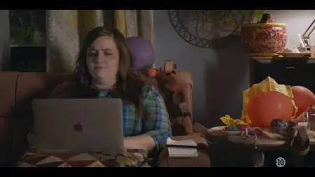 Shrill S01E02