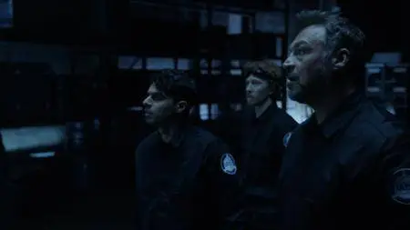 Zoo S03E01
