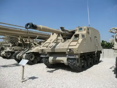 L-33 Roem Walk Around