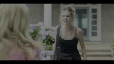 Sirens S01E01