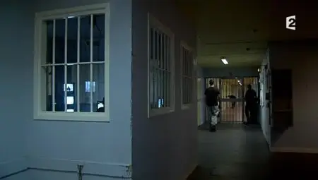 (Fr2) Sous surveillance (2012)