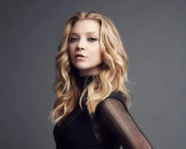 Natalie Dormer by Smallz & Raskind at the 2016 People's Choice Awards on January 6, 2016