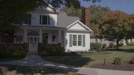 Leanne S01E05