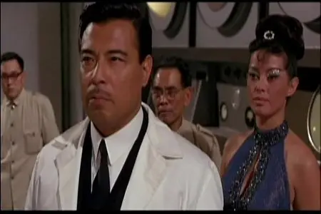 Dr. Goldfoot and the Girl Bombs / Le spie vengono dal semifreddo (1966)