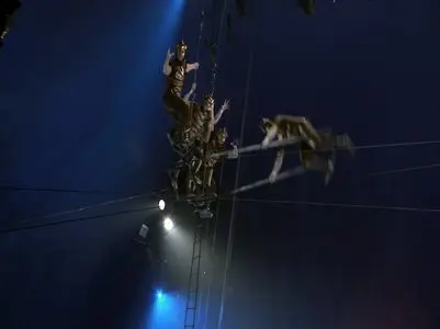 Cirque du Soleil: Hatching (2013)