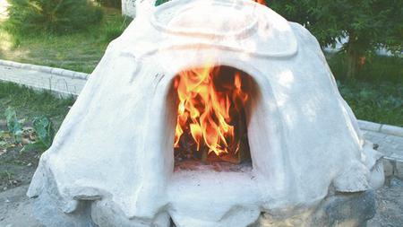 How To Sculpt Your Own Earth Oven: For Home Or Business