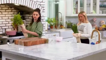 Selena + Chef S02E04