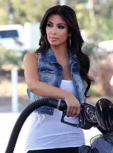 Kim Kardashian sexy pumping gas