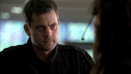 Fringe S02E01 A New Day in the Old Town
