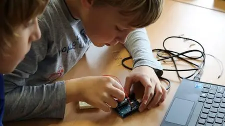 Simplilearn Arduino using Arduino IDE/ LabVIEW/MATLAB
