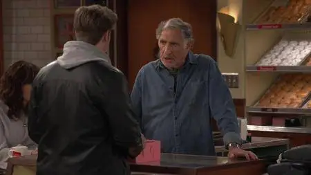 Superior Donuts S02E11
