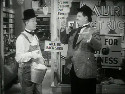 LAUREL & HARDY: Tit For Tat (1935)
