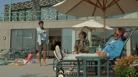 Weekend at Bernie's (1989)