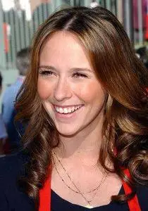 Jennifer Love Hewitt - Los Angeles Mission (Photogallery)