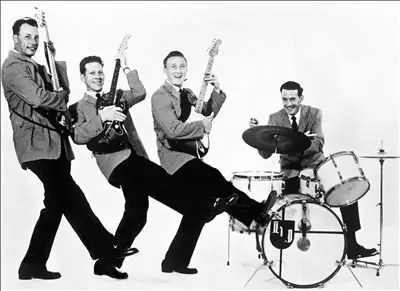 The Ventures - Perfidia / Walk Don't Run (2011)