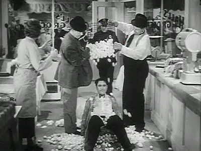 LAUREL & HARDY: Tit For Tat (1935)