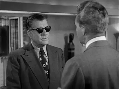 Hoodlum Empire (1952)