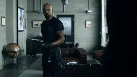 S.W.A.T. S08E12