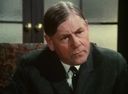 Skulle det dukke opp flere lik, er det bare å ringe... (1970)