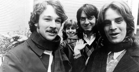 Big Star - Keep An Eye On The Sky [4 CD Box Set, Enhanced and Remastered] (2009) [RE-UP]
