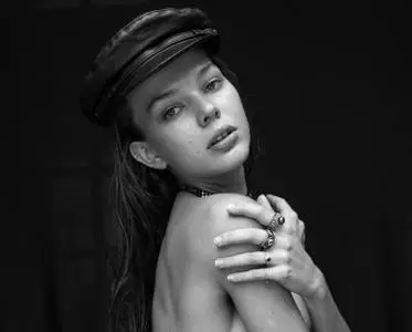 Vika Radchenko by Omar Coria