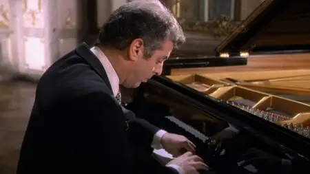 Beethoven - The Complete Piano Sonatas (2012) [3 Full Blu-ray] 