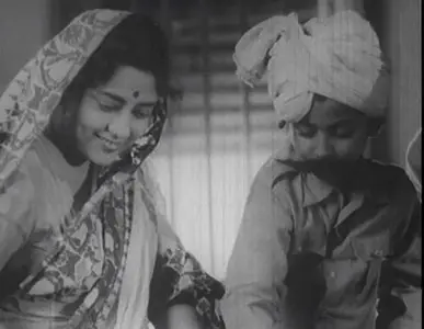 Bari Theke Paliye / Runaway (1958)