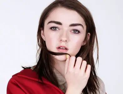 Maisie Williams by Naomi Yang for Glamour UK May 2015