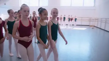 On Pointe S01E02