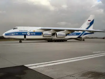 AN-124-100 Walk Around