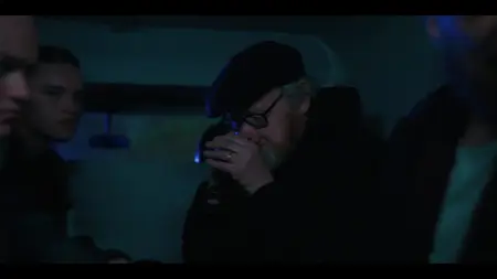Curfew S01E01
