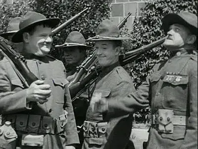 LAUREL & HARDY: Pack Up Your Troubles (1932)