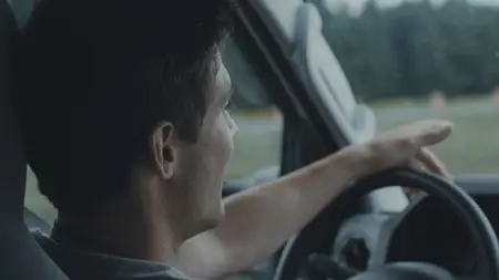 Sarah préfère la course / Sarah Prefers to Run (2013)