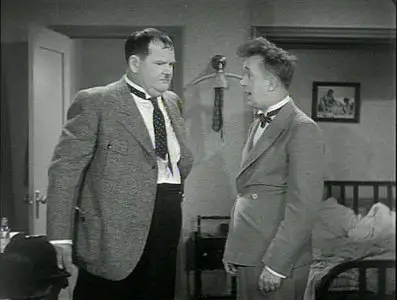 LAUREL & HARDY: Them Thar Hills (1934)