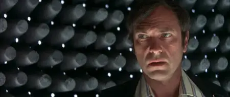 L'uomo che cadde sulla Terra (1976)