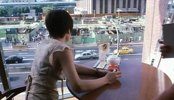 Tsai Ming-Liang - Tianqiao bu jianle ( The Skywalk Is Gone ) 2002
