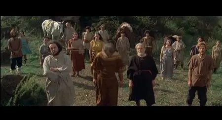 Superuomini, superdonne, superbotte / Amazons vs. Supermen (1975)