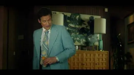 American Woman S01E01