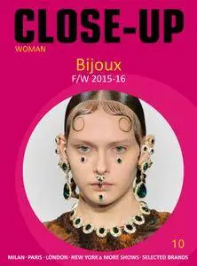 Close-Up Bijoux Women  - April 01, 2015