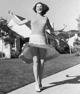 High quality images of famous screen stars, mostly from the 1940's and earlier, Part 1