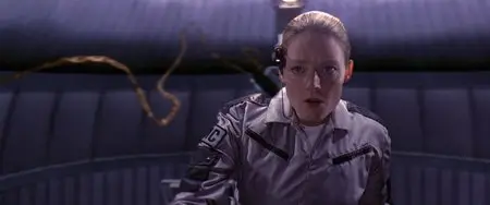 Contact (1997)