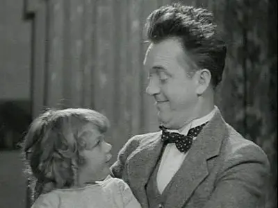 LAUREL & HARDY: Pack Up Your Troubles (1932)